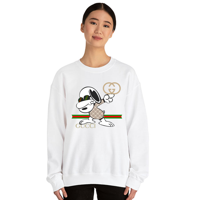 Gucci-Snoopy-Dabbing-Crewneck-Sweatshirt-CSTB0288-1