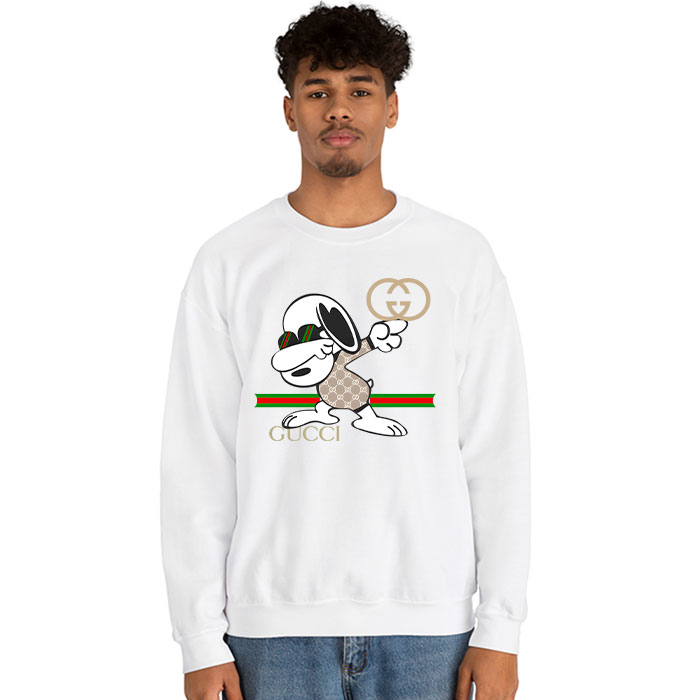 Gucci-Snoopy-Dabbing-Crewneck-Sweatshirt-CSTB0288-2