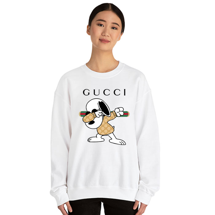 Gucci-Snoopy-Dabbing-Crewneck-Sweatshirt-CSTB0420-1