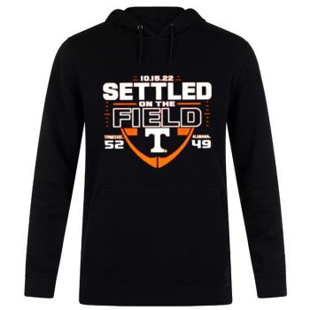 Tennessee Volunteers Vs. Alabama Crimson Tide Settled On The Field Unisex Pullover Hoodie
