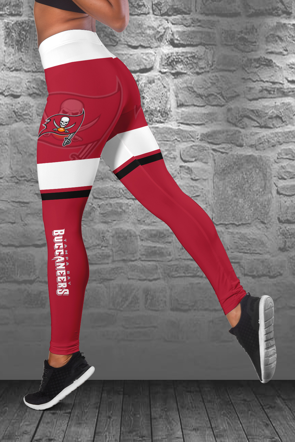 Tampa-Bay-Buccaneers-Personalized-Combo-Croptop-Hoodie-And-Leggings-CHL1171-1